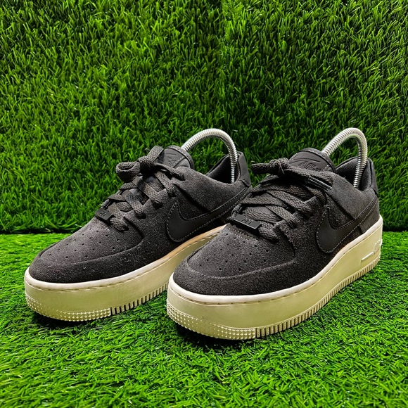 Nike Shoes - Air Force 1 sage low night/phantom